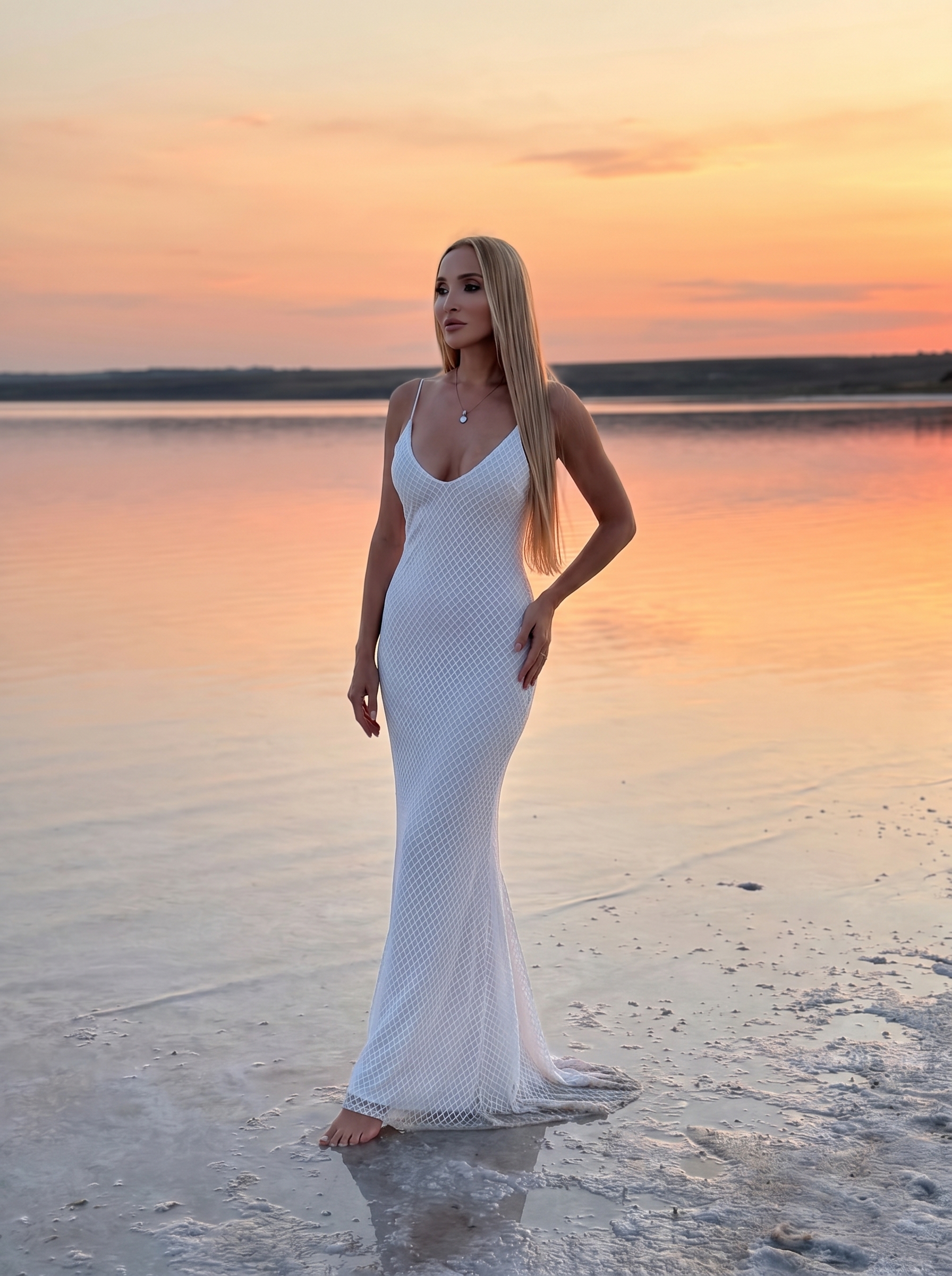 Нейрофотосессия: fashion фото на закате у соленого озера